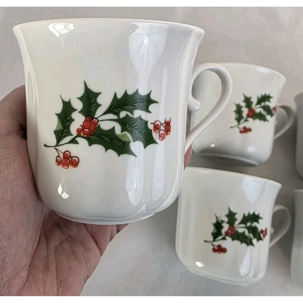 Set 6 VTG Alco Apulum Christmas Holly & Berries Coffee Cider Tea Cups‎ Romania